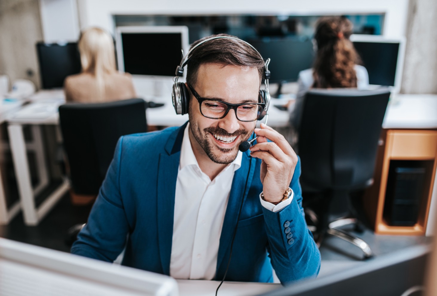 How to Get Past Gatekeepers: 7 Effective Telemarketing Strategies